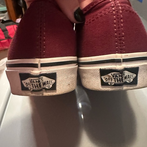 Vans - Picture 5 of 8